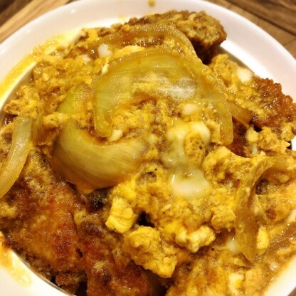 盛り付けが雑ですが、簡単でとっても美味しくできました！
カツ丼にうるさい息子達も喜んで食べてくれました(^^)
今後はこのレシピで作ろうと思います☆